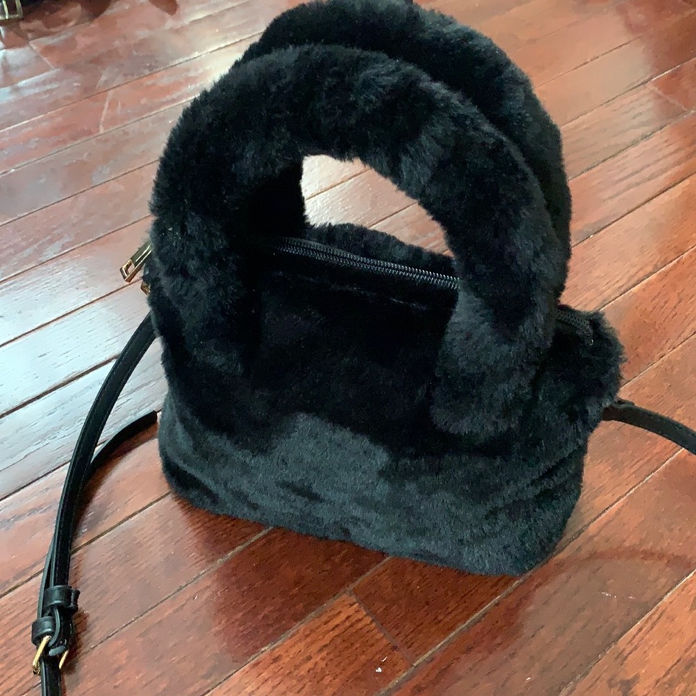 Faux fur Black Crossbody